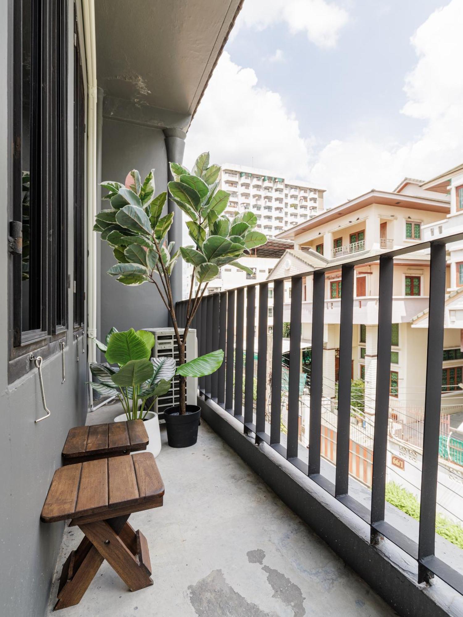 Wabisabi Bangkok 3 Min To Train Station Hotel Exterior photo