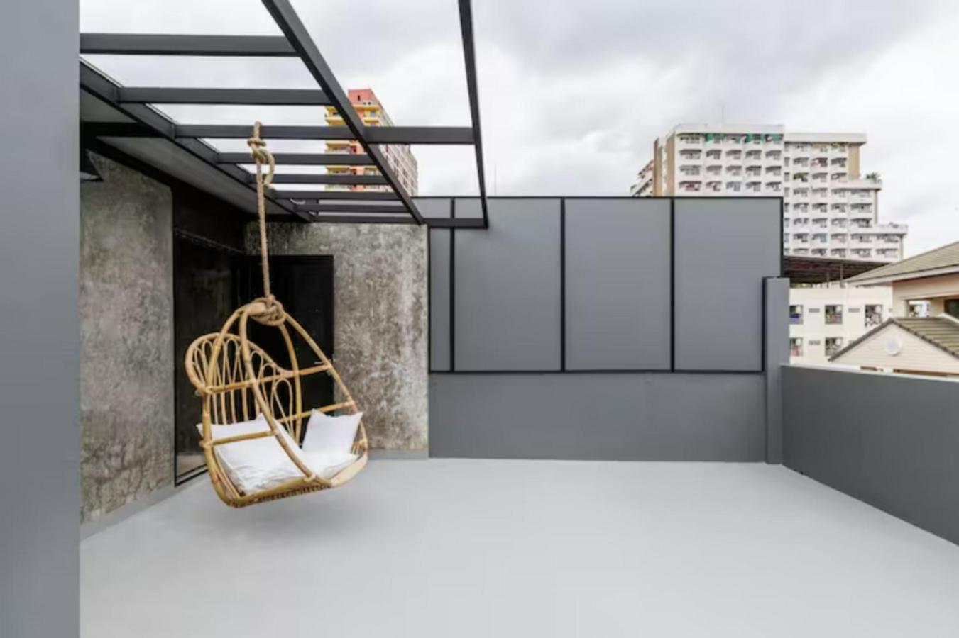Wabisabi Bangkok 3 Min To Train Station Hotel Exterior photo